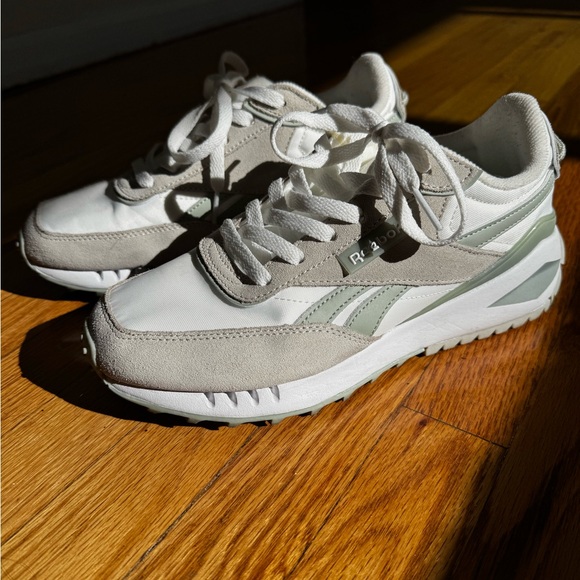 Women’s Reebook Everyday Sneakers - Picture 2 of 6